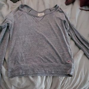 Grey long-sleeved shirt